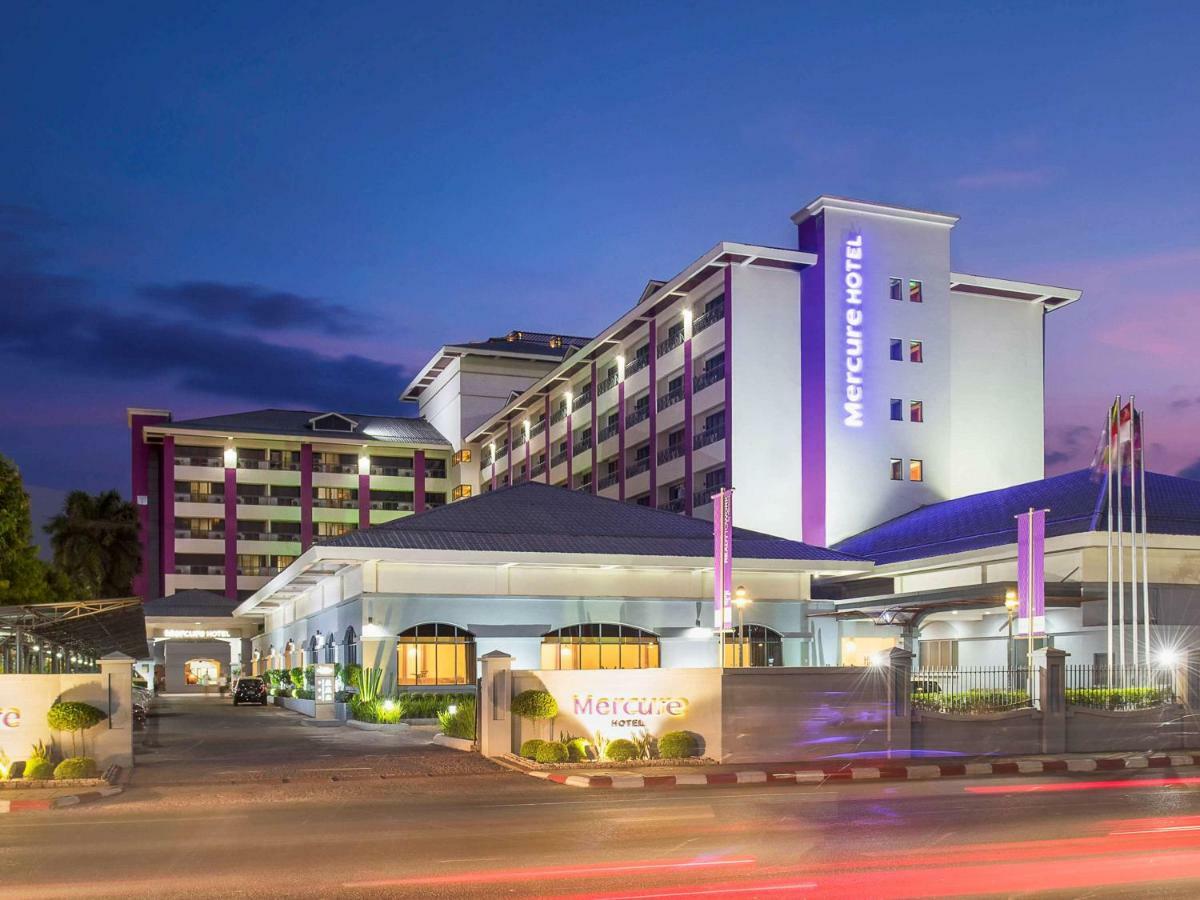 Mercure Yangon Kaba Aye Exterior foto